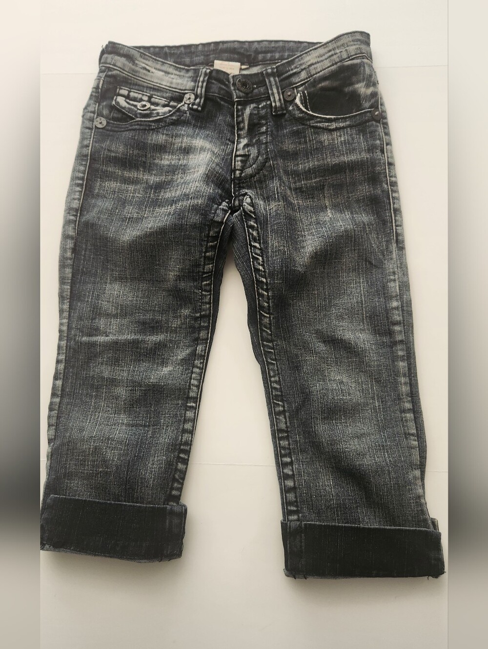 True Religion Size 26 Back Flap Capris